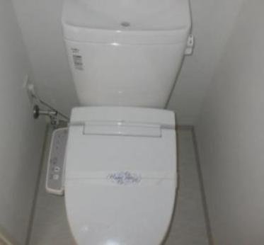 東京メトロ日比谷線 築地駅 徒歩5分 11階建 築12年のトイレ写真