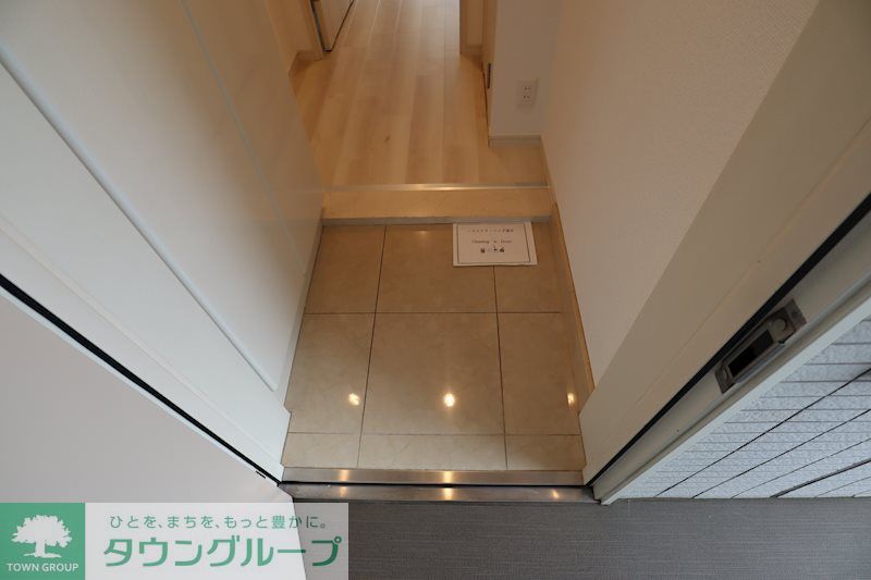 玄関　※参考写真