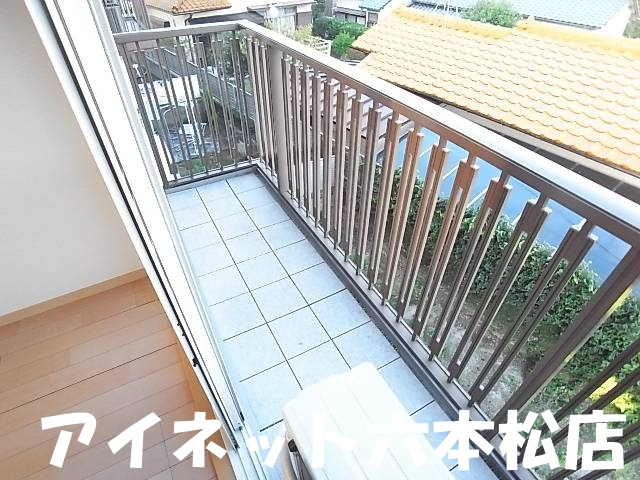 バルコニー　洗濯物はこちらへどうぞ。