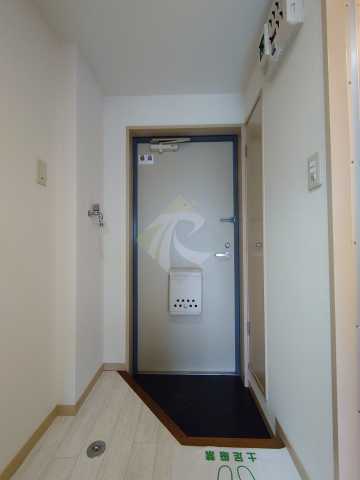 玄関　※参考写真です。同じ間取りの別部屋になります。