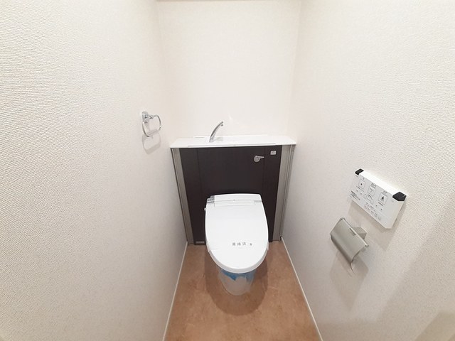 ＪＲ鹿児島本線 箱崎駅 徒歩7分 6階建 築10年のトイレ写真