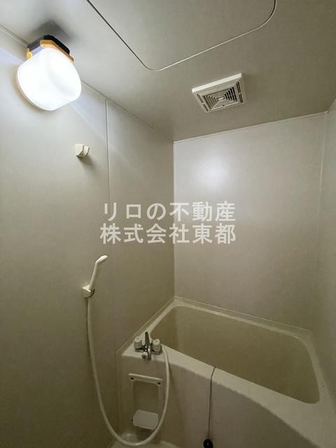 バス・シャワールーム　バストイレ別なのでゆったり癒しのバスタイムを満喫できますね♪