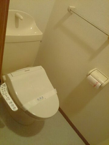 トイレ　落ち着いたトイレです