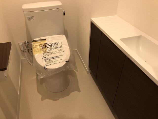 トイレ　※写真は同タイプ住戸です。