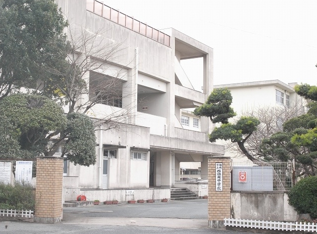 中学校　福岡市立西福岡中学校（中学校）まで1425m