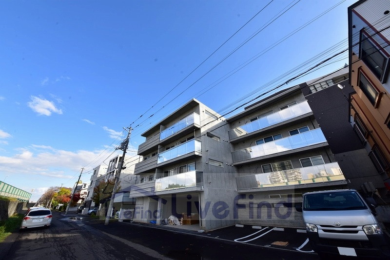 札幌市豊平区水車町のマンションの建物外観