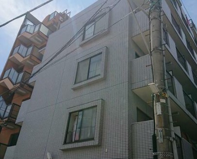 横須賀市安浦町のマンションの建物外観