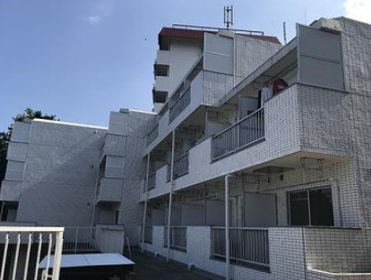 横浜市西区浅間台のマンションの建物外観