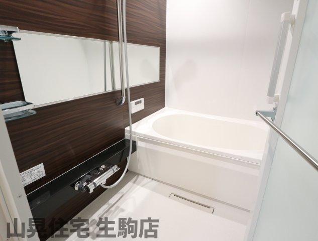 バス・シャワールーム　コンパクトで使いやすいお風呂です