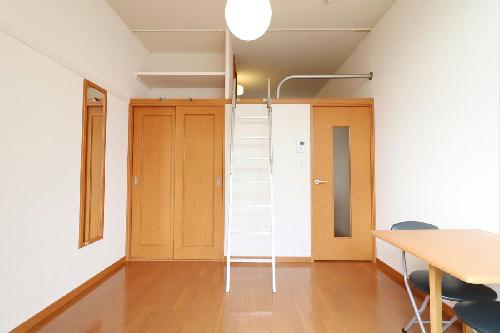 居室・リビング　当社人気のロフトタイプ！開放的なお部屋が好きな人へ