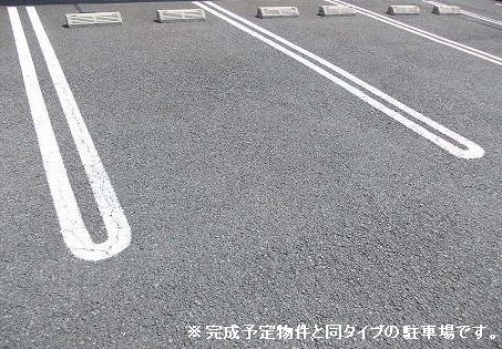 【塩竈市白菊町のアパートの駐車場】