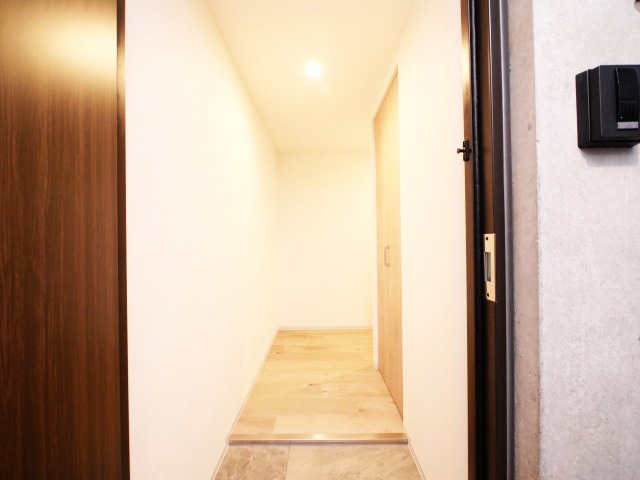 【ＲＥＳＩＤＥＮＣＥ　ＳＨＩＮＭＥＩ　北円山の玄関】