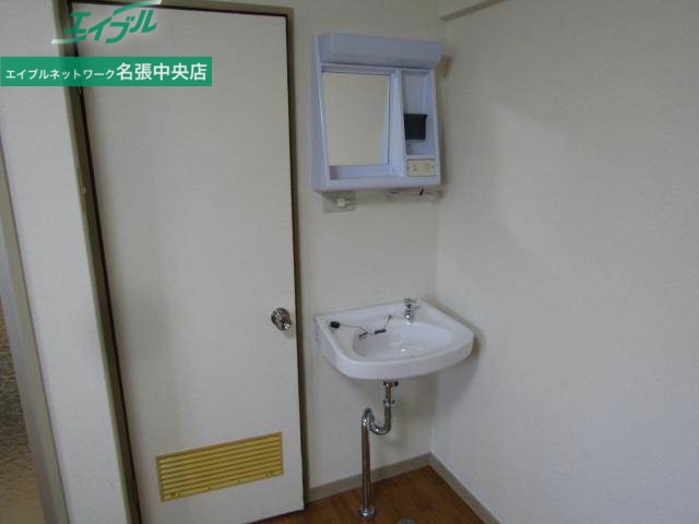 洗面設備　洗面台をコンパクトに設置