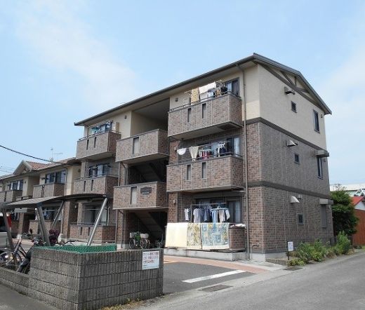 小田原市寿町のアパートの建物外観