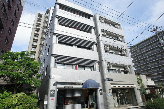 熊本市中央区新町のマンションの建物外観