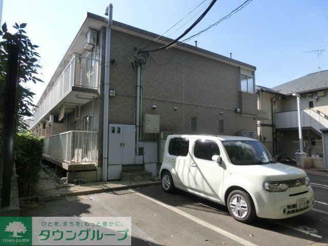 流山市松ケ丘のマンションの建物外観