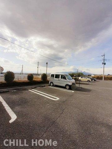 【前橋市富士見町時沢のアパートの駐車場】