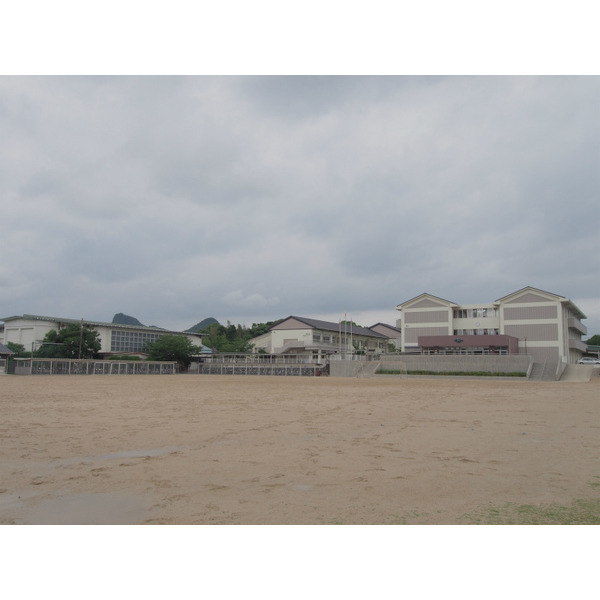 中学校　武雄市立武雄中学校（中学校）まで1669m