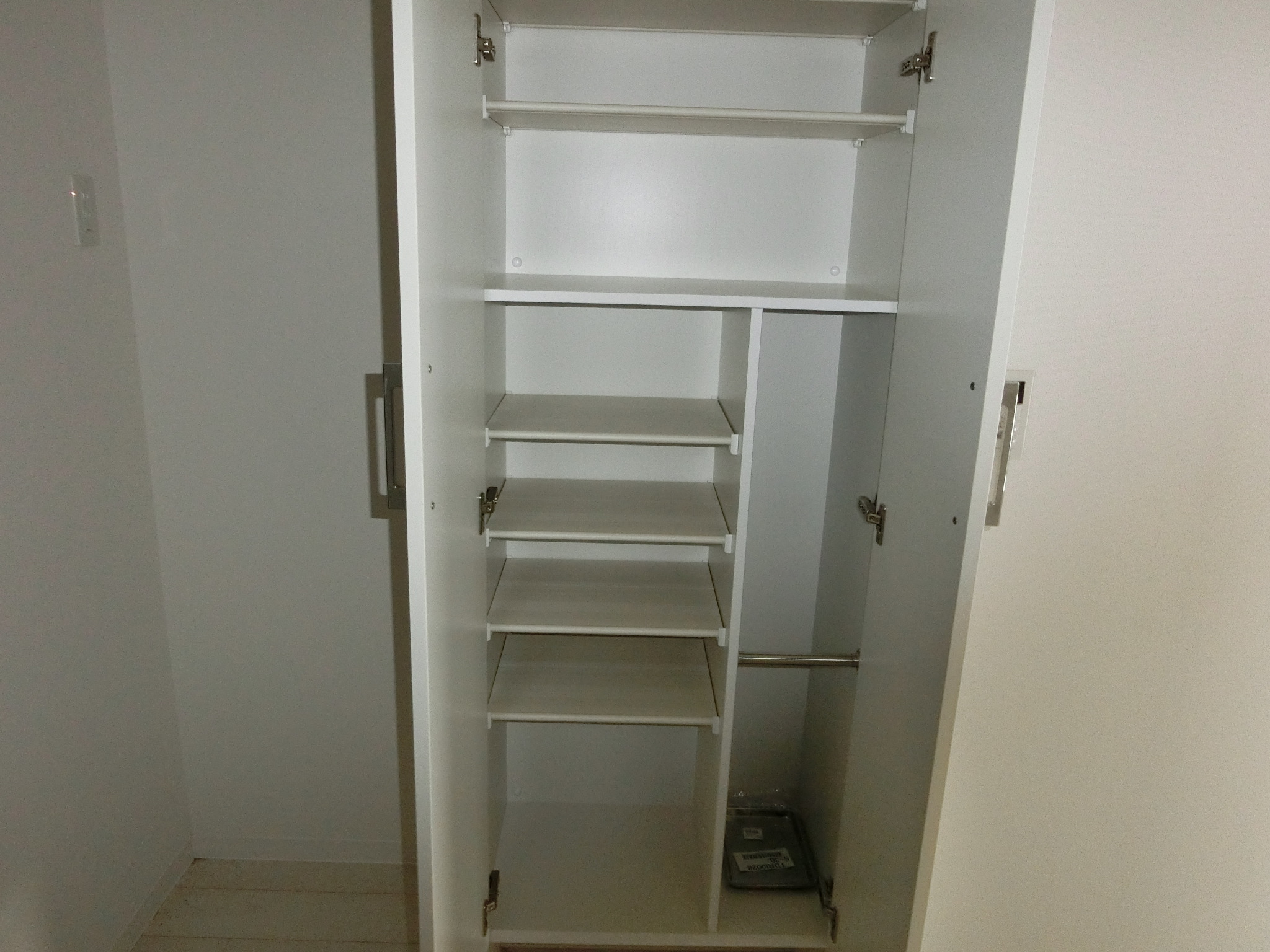 玄関　※建築中のお写真です。現況を優先させていただきます。