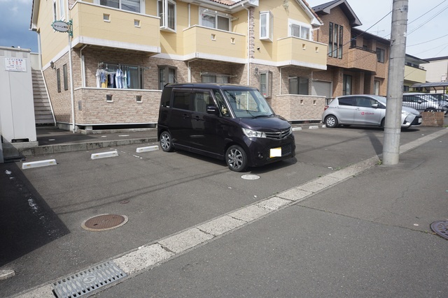 駐車場　【駐車場】