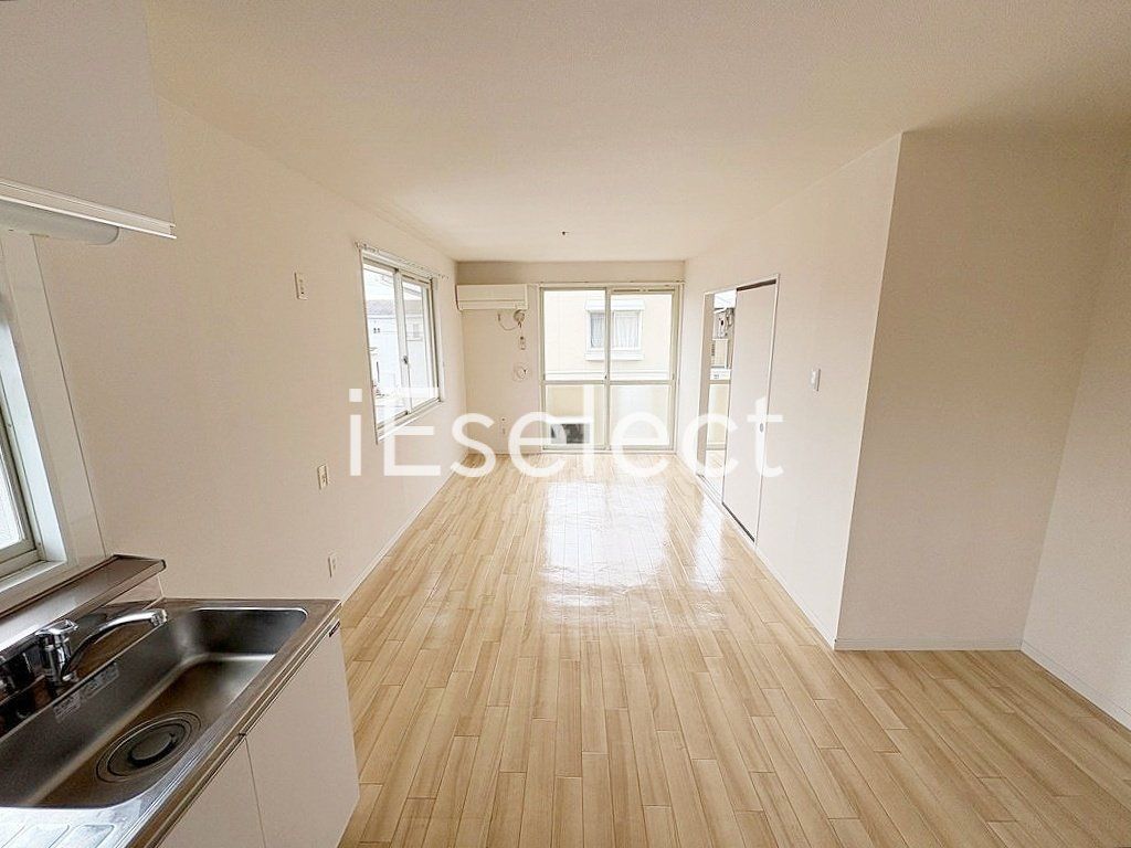 居室・リビング　2面採光の明るいリビング♪