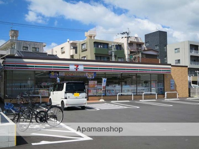コンビニ　セブンイレブン鹿児島騎射場店（コンビニ）まで241m