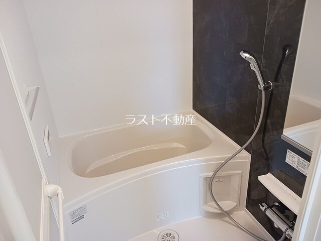 バス・シャワールーム　写真は別物件、同タイプのお部屋になります。