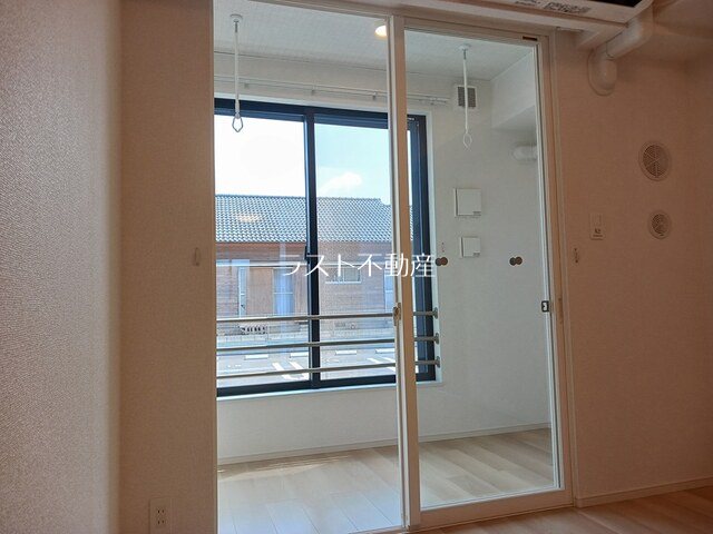 バルコニー　写真は別物件、同タイプのお部屋になります。