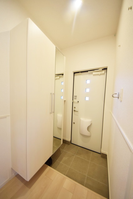 玄関　～おかえりー～同施工会社同間取参考写真～