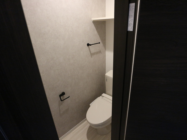 トイレ　同物件別号室の写真です。