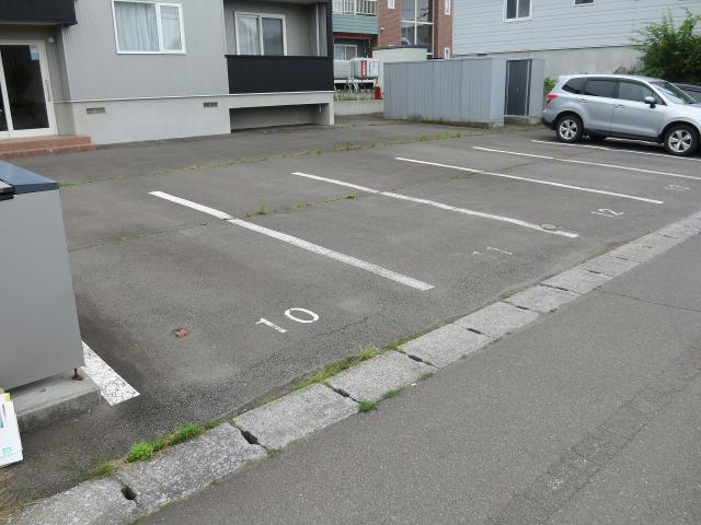 駐車場　駐車場