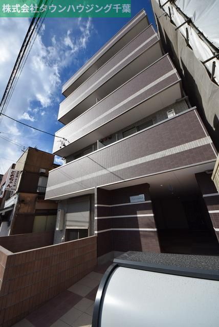 建物外観　しっかりとした重量鉄骨造