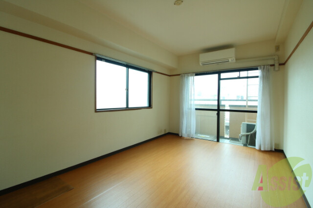 居室・リビング　大きいリビング