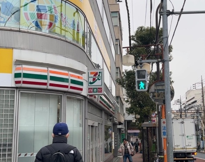 コンビニ　セブンイレブン大森駅西口店（コンビニ）まで324m