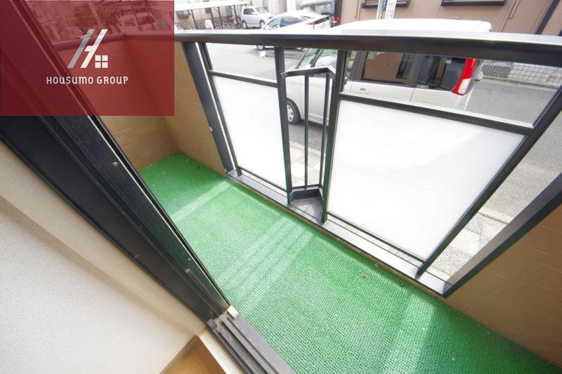 バルコニー　バルコニーからの眺めを楽しみながら食事をしませんか