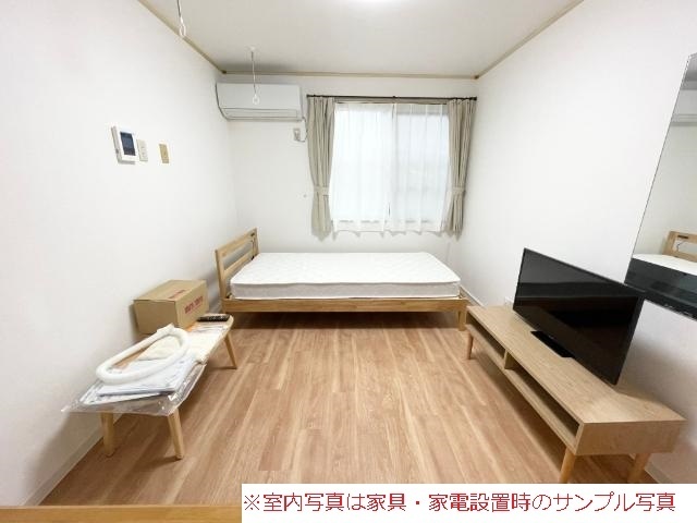 居室・リビング　※室内写真は家具・家電設置時のサンプル写真。