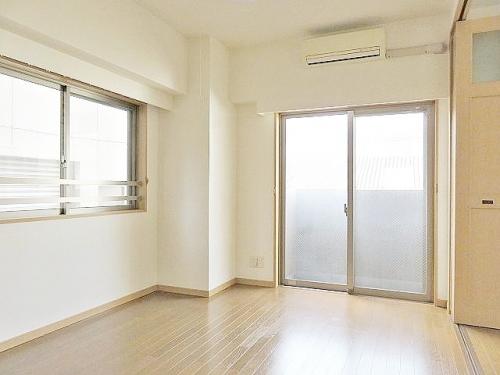 居室・リビング　別部屋の写真です ニューシティアパートメンツ久が原