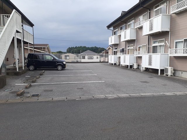 駐車場　車をお持ちの方に嬉しい駐車場付きの物件です