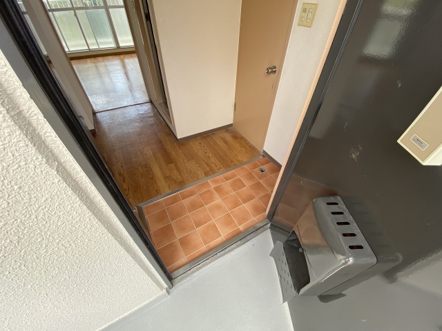 玄関　※写真は211　現状優先