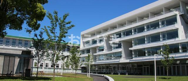 建物外観　関東学院大学図書館まで1090m