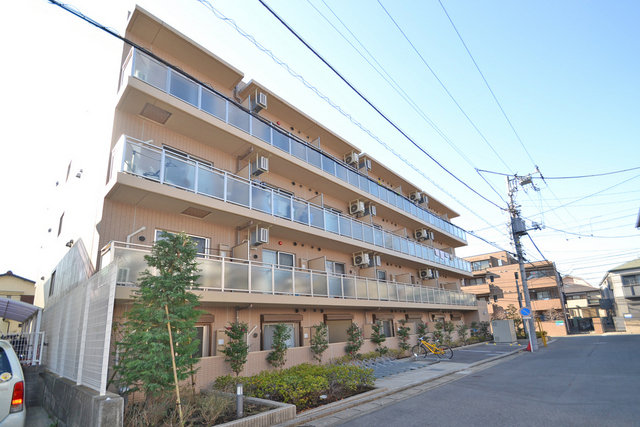 建物外観　総戸数５４室の大規模マンション