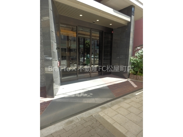 エントランス　マンション共用部分（オートロック付き）