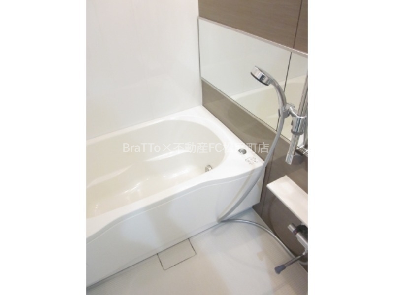 バス・シャワールーム　バス（浴室乾燥機・追い焚き機能付き）