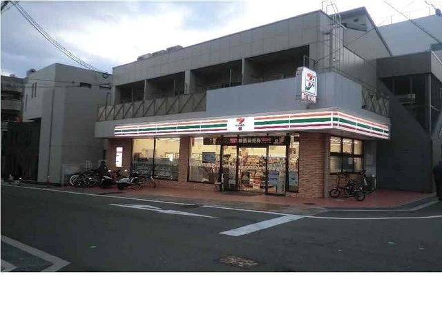 コンビニ　セブンイレブン本山中町店様（コンビニ）まで400m