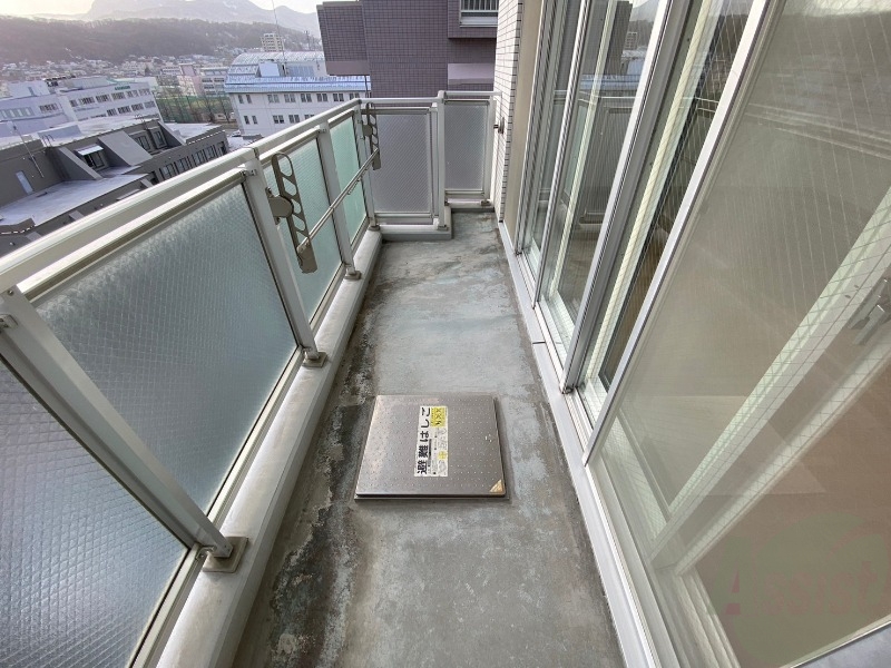 バルコニー　バルコニーです。天気の良い日には外干しができます！