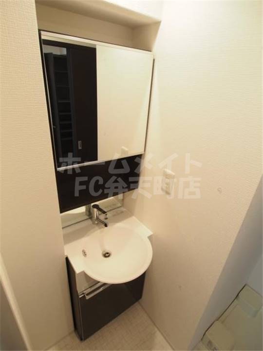 洗面設備　脱衣スペースもあります