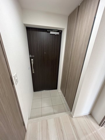 玄関　収納もある玄関です