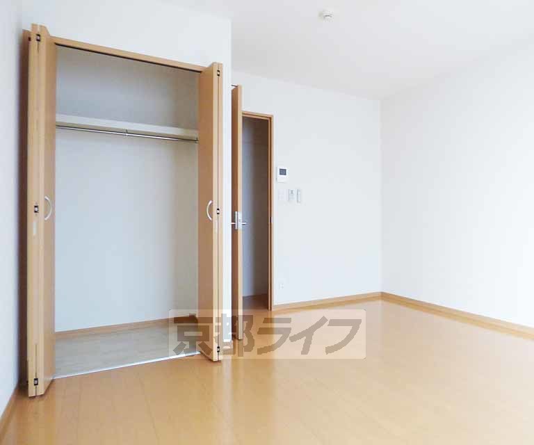 居室・リビング　綺麗なフローリングのお部屋です