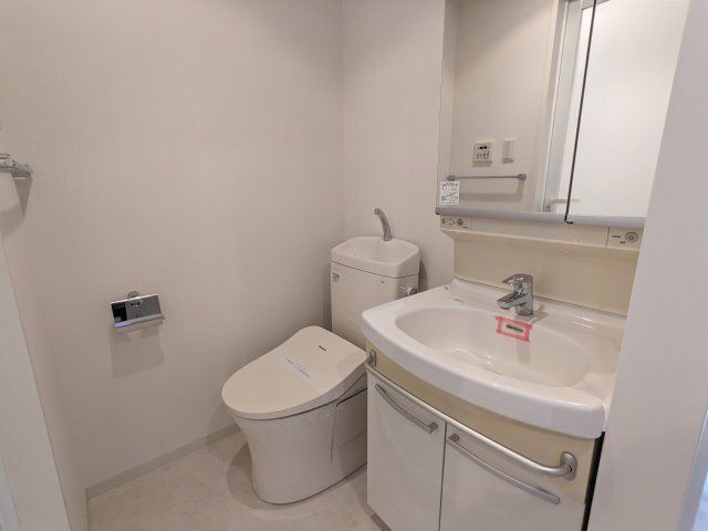 トイレ　トイレもきれいです