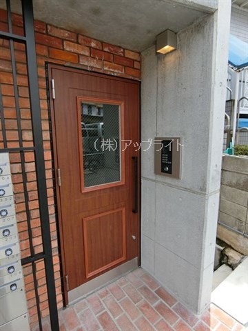 エントランス　オートロック付き